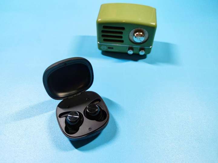 价格200左右的真无线蓝牙耳机，这款算是佼佼者