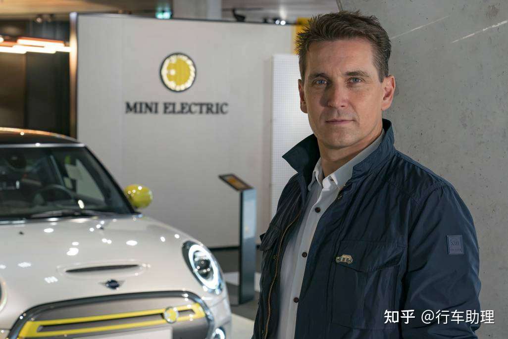 纯电动mini首次作为安全车出征formula E 知乎 纯电动mini首次作为安全车出征formula E 知乎