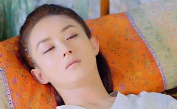 如何判断一个女孩是不是睁眼睡觉