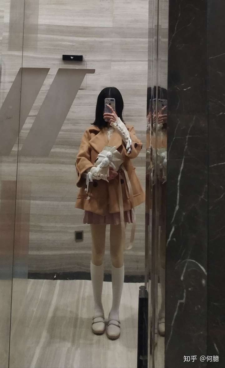 女孩子身高161cm体重37kg好看还是43kg好看