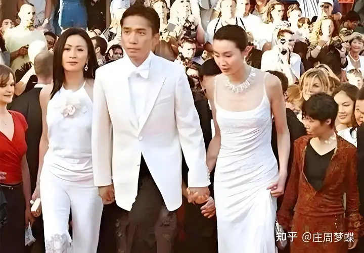 金星曾问刘嘉玲：听说你炒楼赚8亿身家？刘嘉玲说：我何止8亿？