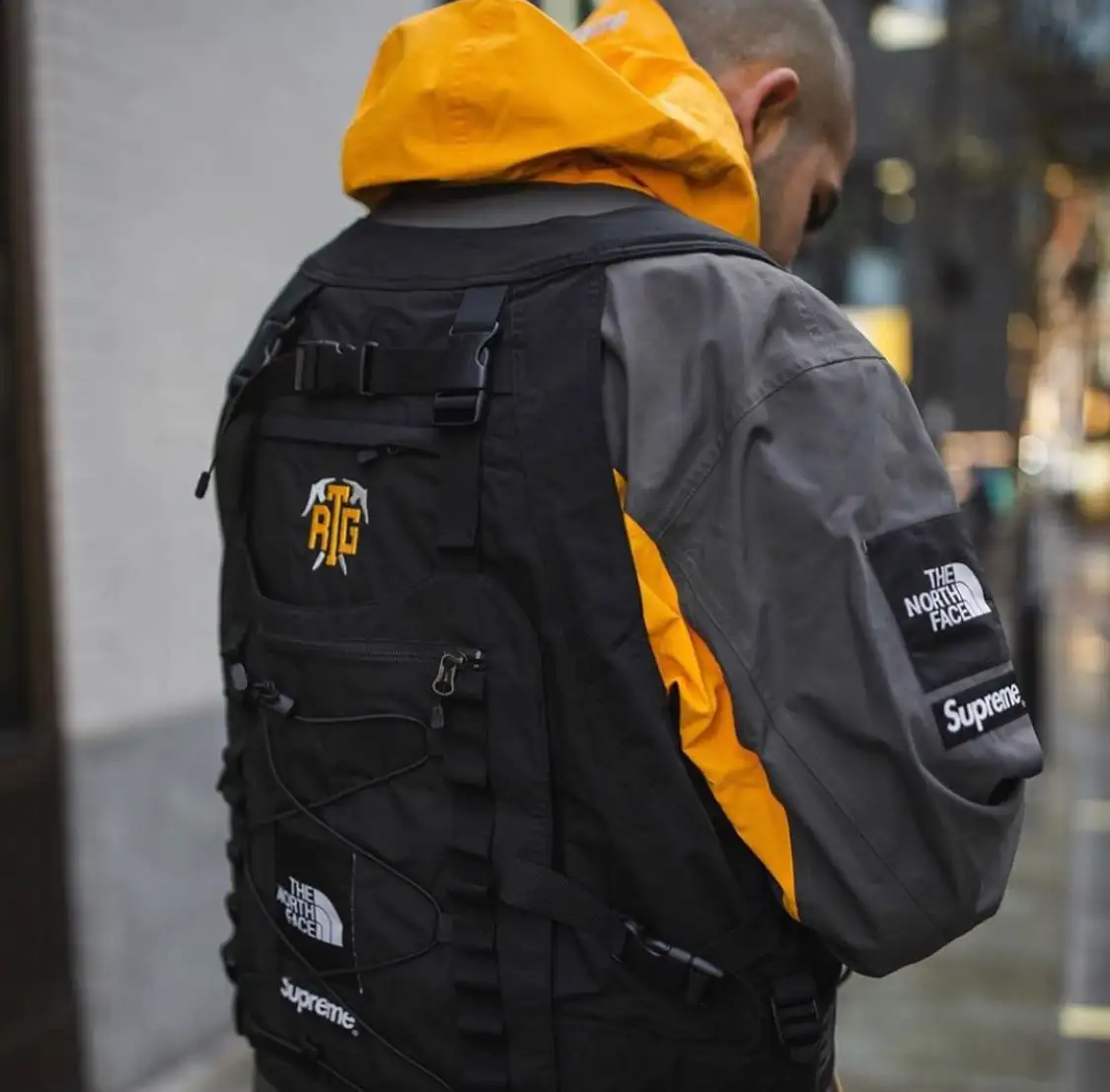 Supreme x TNF 本季的「RTG」系列到底是什么？ - 知乎