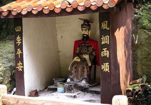 家里刚死人该注意什么(老人去世后的风俗和规矩)-团团金服