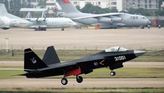 歼31升级版鹘鹰2 0首飞成功 最开心的为什么是土耳其 知乎