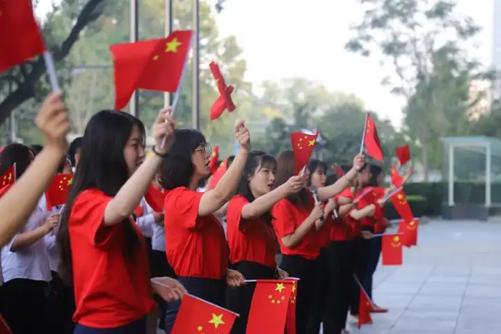 亚运会全场观众唱《我爱你中国》（亚运会全场观众唱《我爱你中国》视频） 第3张