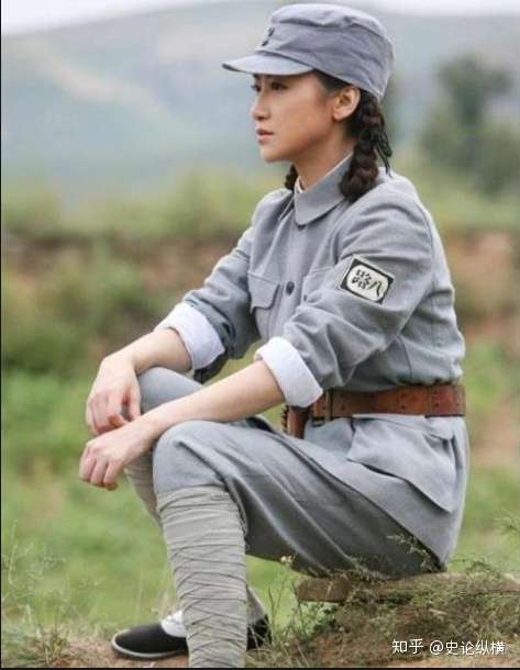 二战时期中国军人的腿上都会有绑腿布为何现在不绑了