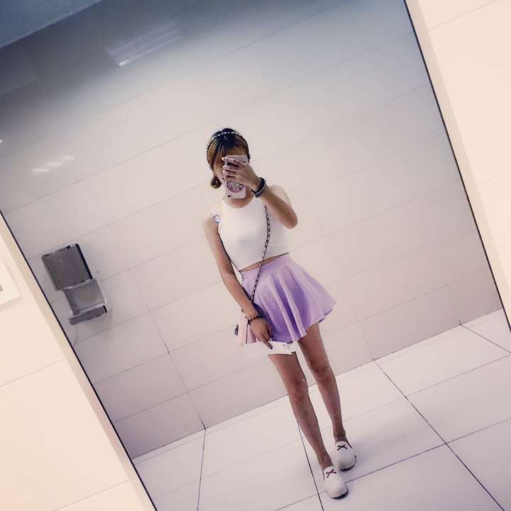 上身胖主要是胸大,腿细的女生应该怎么穿衣服?