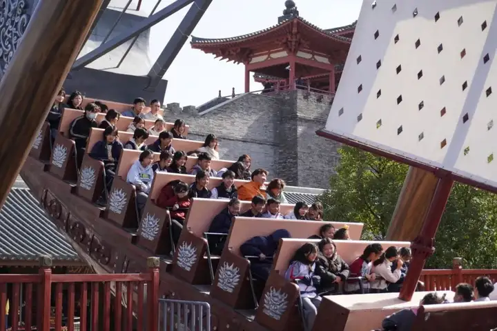 浙江省广播电视中等专业学校塘栖校区组织学生前往苏州阳澄半岛乐园开展研学活动！(图16)