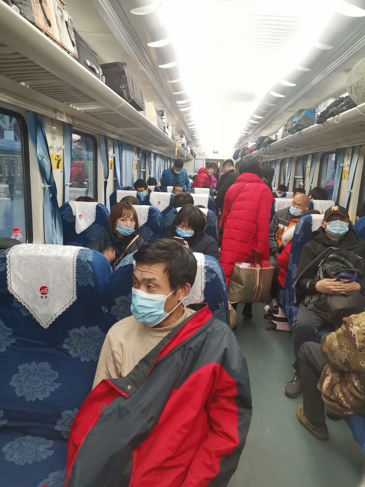 硬座坐火车14小时还要过夜是一种怎样的体验