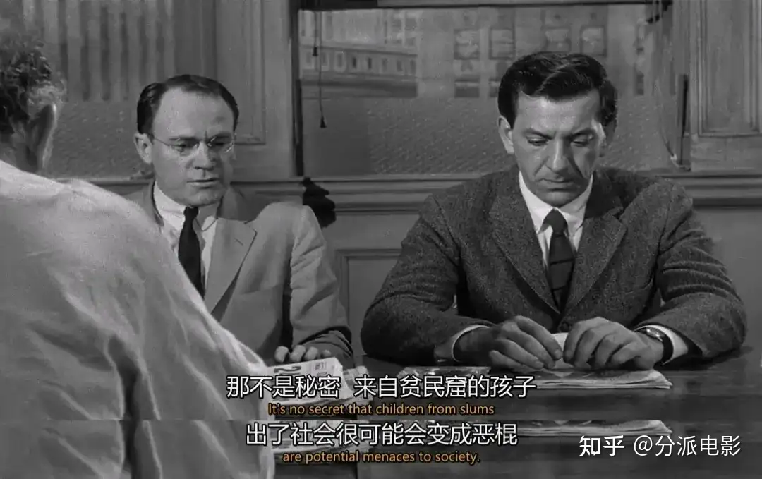 《二号陪审员》烂番茄93%,名导收山之作如此犀利!