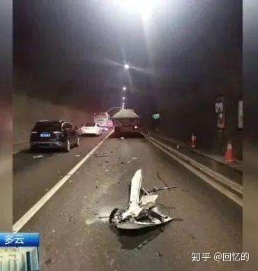 微团吉蜜:突发!厦门高速惨烈车祸!2女子当场身亡!插图1 微团吉蜜:突发!厦门高速惨烈车祸!2女子当场身亡!插图1