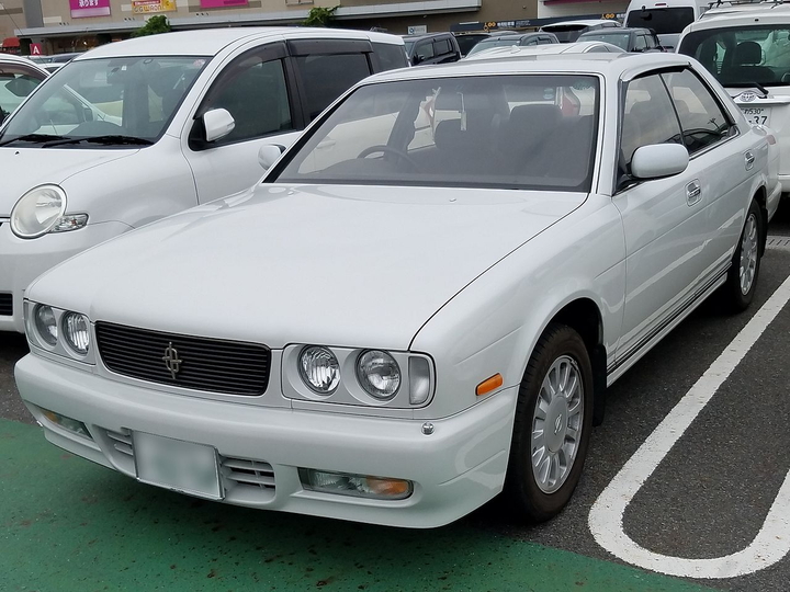 脑抽搞错了……另一个回答是正确的 第八代日产cedric(y32型)