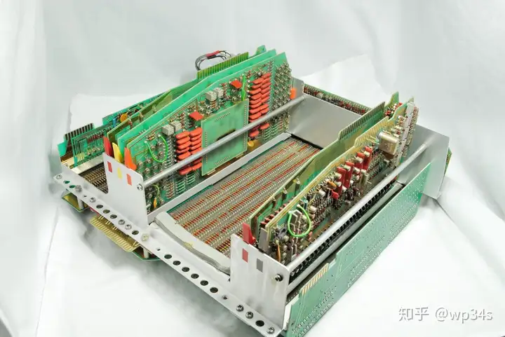 电与磁的极致艺术~1968年的HP9100A晶体管计算器(机)-2