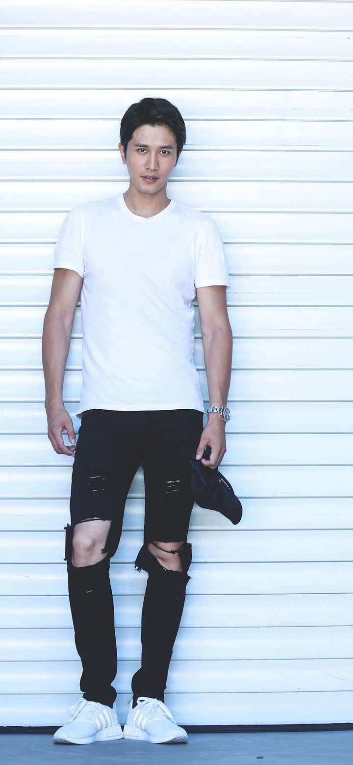 为什么彭冠英长得帅演技好资源却不怎么样