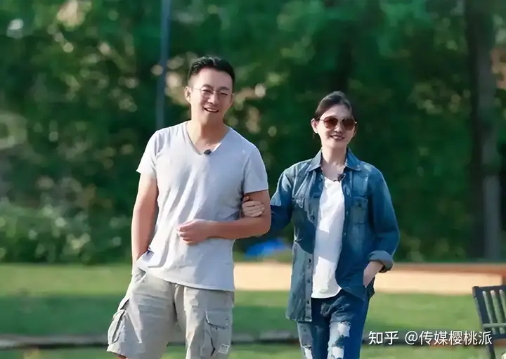 汪小菲致歉大S后，与多人亲密照连环被曝光，S妈称不再袒护前女婿