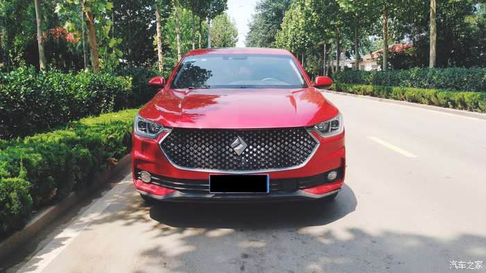 小妹的新宠智能驾控轿跑新宝骏rc6超跑的赶脚