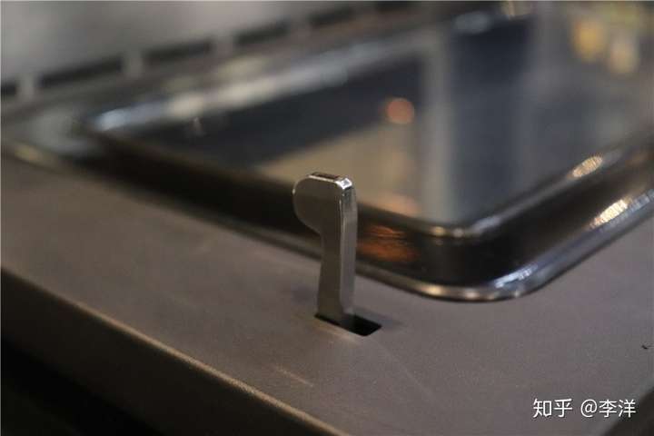 拆机评测:美的嵌入式蒸烤箱一体机TQN34FBJ-SA优缺点曝光 电器拆机百科 第7张-巨头拆机测评网 拆机评测:美的嵌入式蒸烤箱一体机TQN34FBJ-SA优缺点曝光 电器拆机百科 第7张