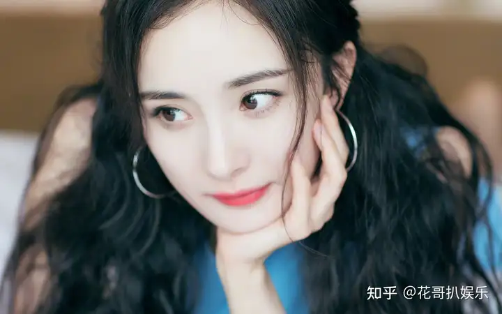 杨幂的爸爸“小林哥”回应女儿的伤情：天佑女儿，一切都好！