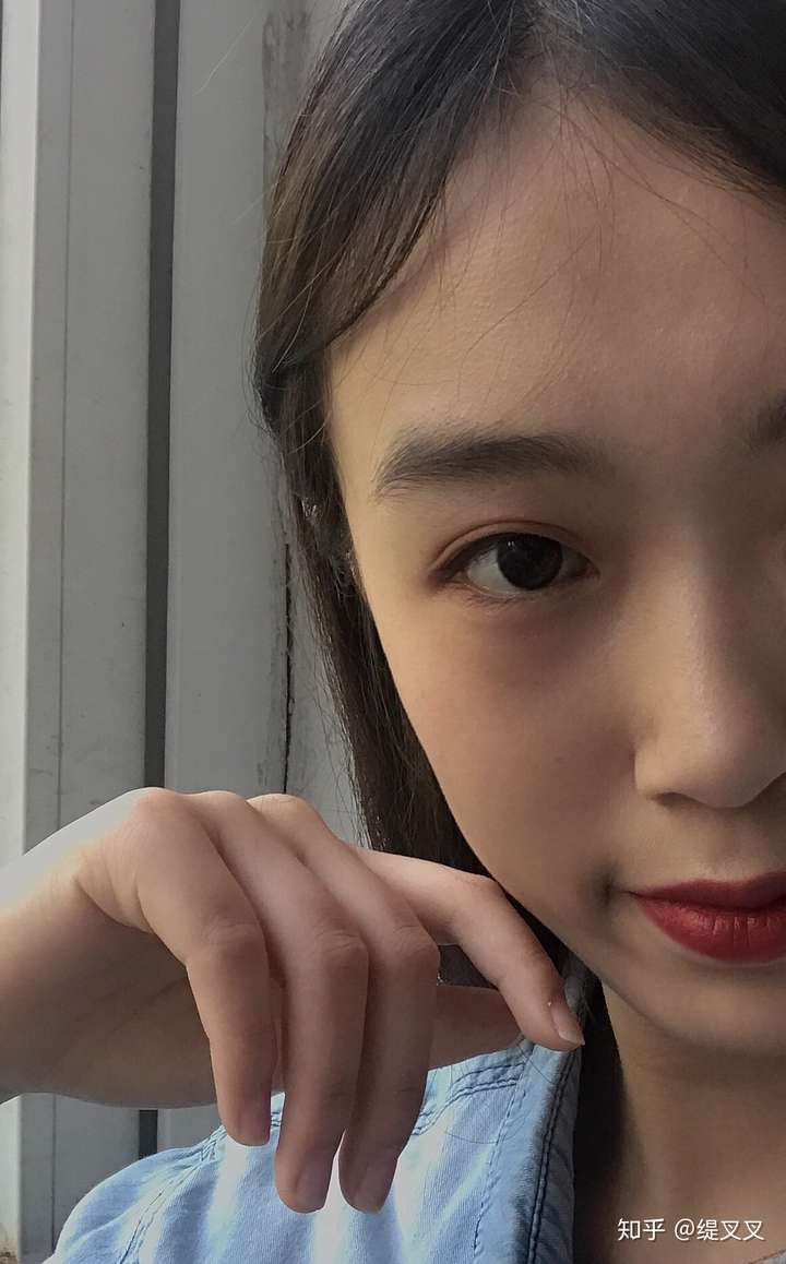 左右脸不对称是一种什么感觉?