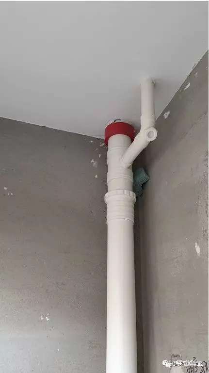 装修阳台上的这个下水管怎么处理