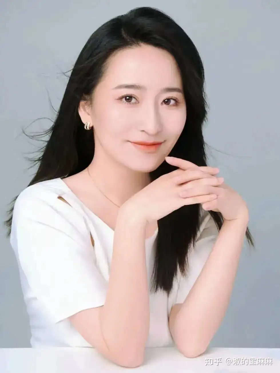 河北大学90后女教师火出圈，颜值与才华齐飞，网友却表示隐隐担忧- 知乎