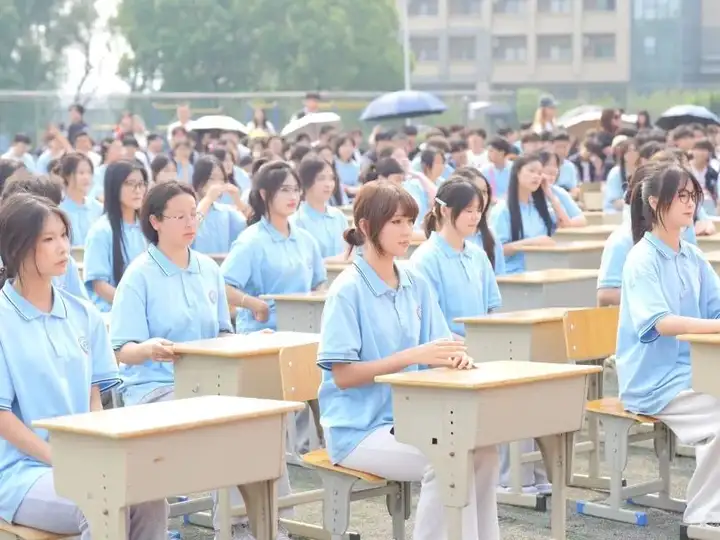 正青春 向未来 | 2025塘栖校区高三成人礼(图5)