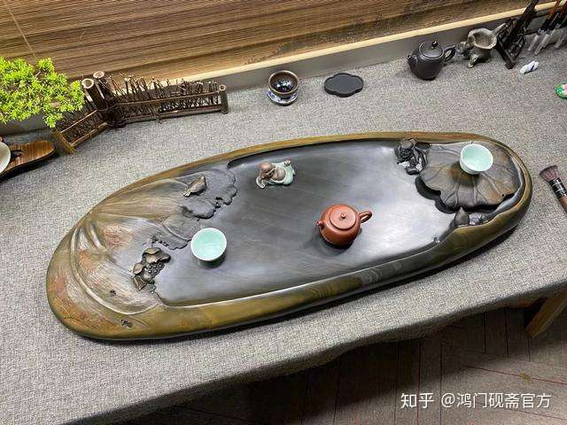 把2块颜色特别的石头分别雕刻图案并制成茶盘后你心动没