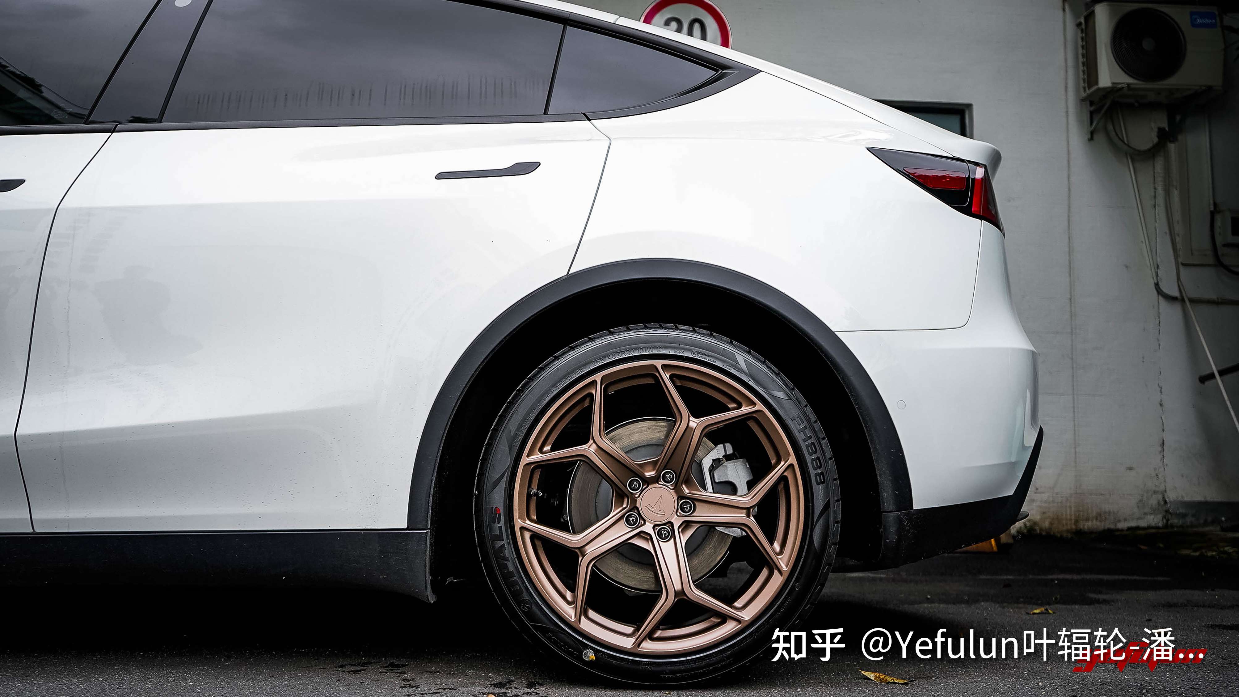 yefulun叶辐轮-潘伟东 的想法: 特斯拉modely yefulun-ye05 20*9.