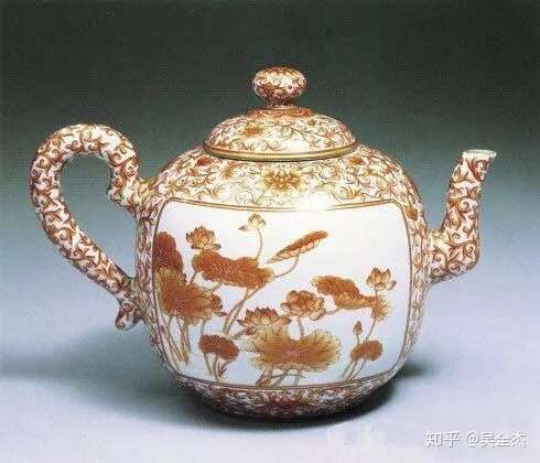 小吴 乾隆·瘿木手提式茶籯 现代人所说的"茶器"主要指茶壶,茶杯