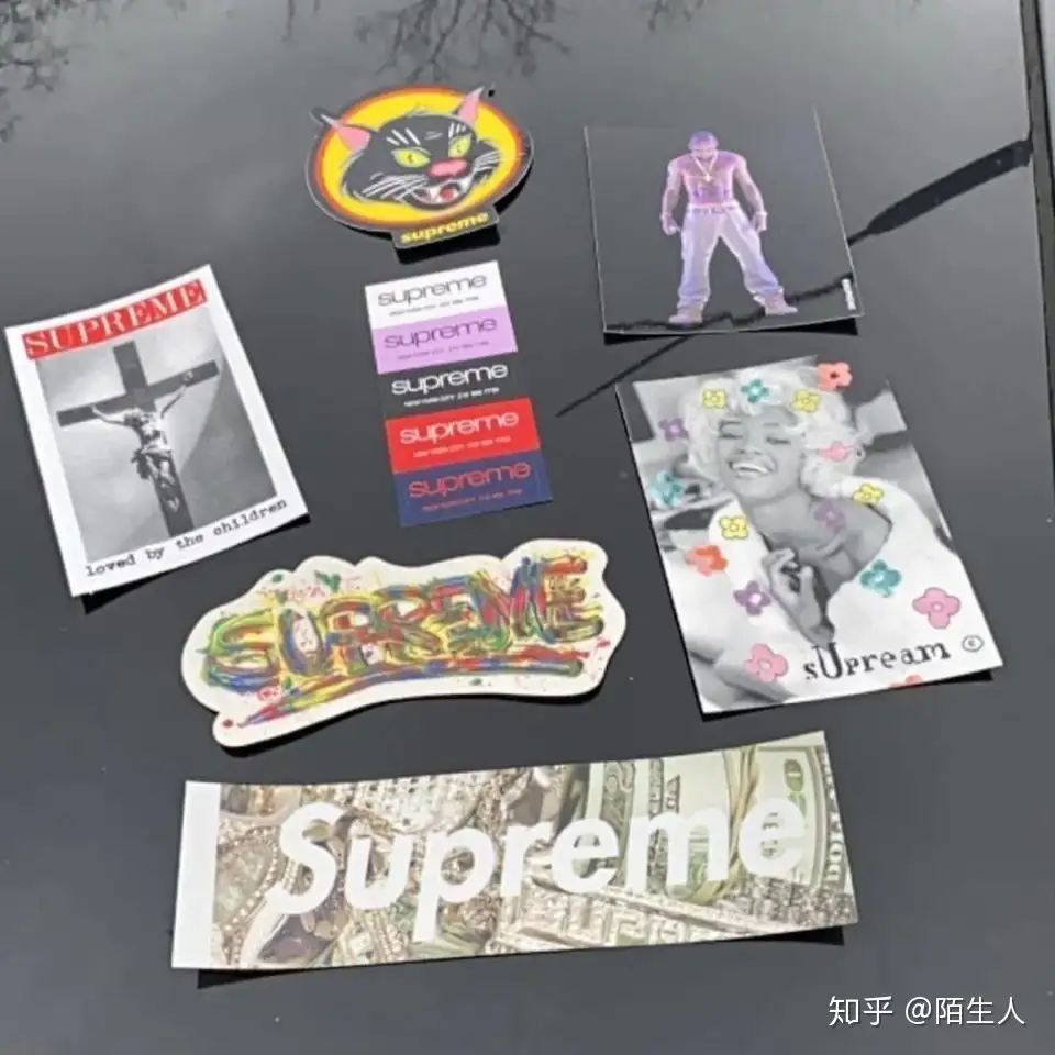 Supreme特殊“纸醉金迷”美金Box Logo贴纸曝光，什么来头？ - 知乎