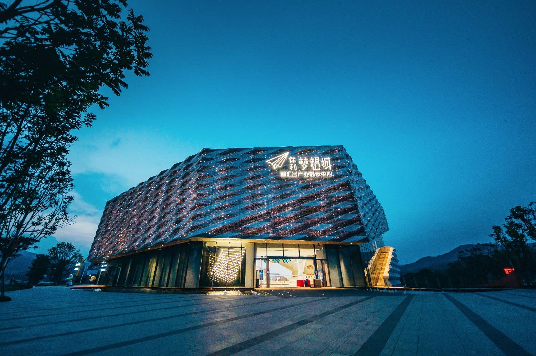 家家房产信息 的想法: 保利最新作品,保利梦想城!