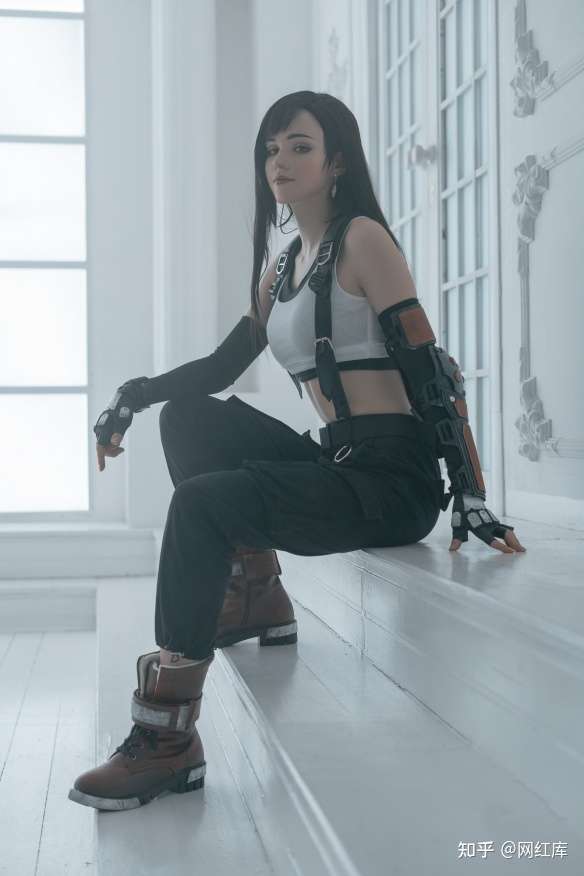 俄妹人气COSER：《FF7RE》性感蒂法简直人间尤物 Facebook-第2张