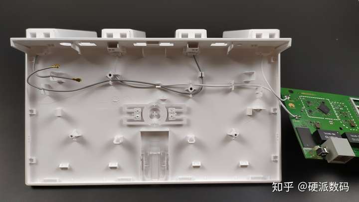 深度拆机曝光:华为路由WS5200四核版内部情况 数码拆机百科 第13张-巨头拆机测评网