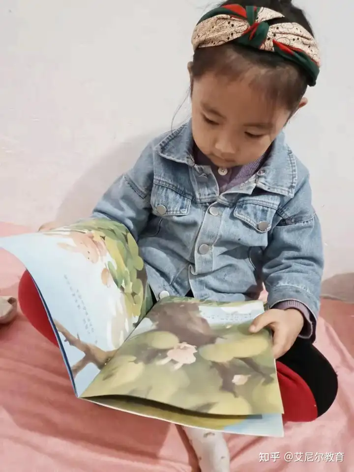 “读经典，共成长”——霞光幼儿园阅读月系列活动