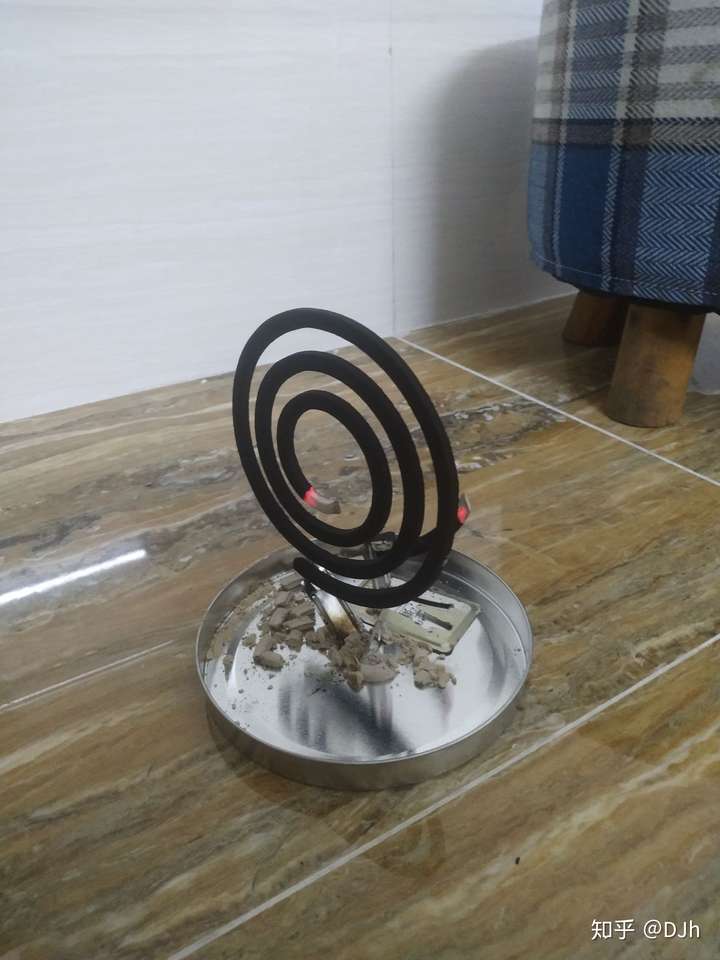 如何又快又不断的拆开蚊香?