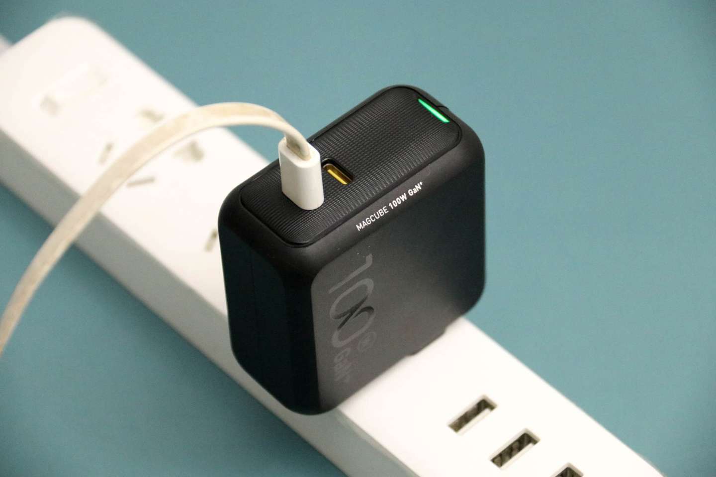 Aohi Magcube 100W氮化镓充电器评测:小身材大能量,高效又便携