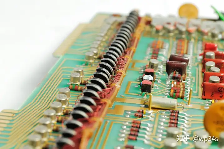 电与磁的极致艺术~1968年的HP9100A晶体管计算器(机)-2