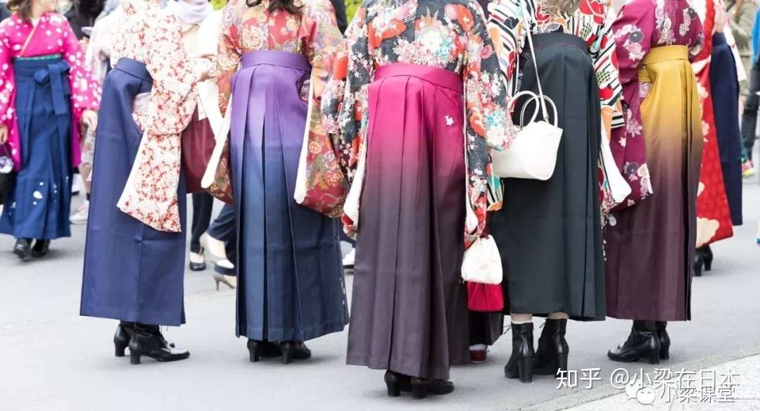 日本小学生毕业典礼穿什么 知乎