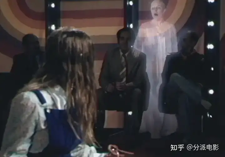 《魔鬼深夜秀》R级大尺度,强推这部高口碑恐怖片!