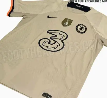 切尔西新赛季第三球衣谍照金色为底色搭配黑色和橙色