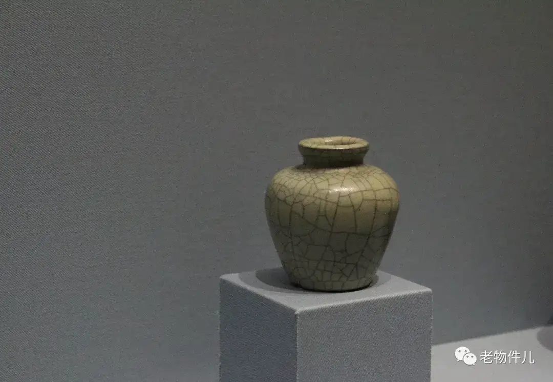 故宫观展】“金丝铁线”哥窑瓷器展（传世哥窑篇） - 知乎