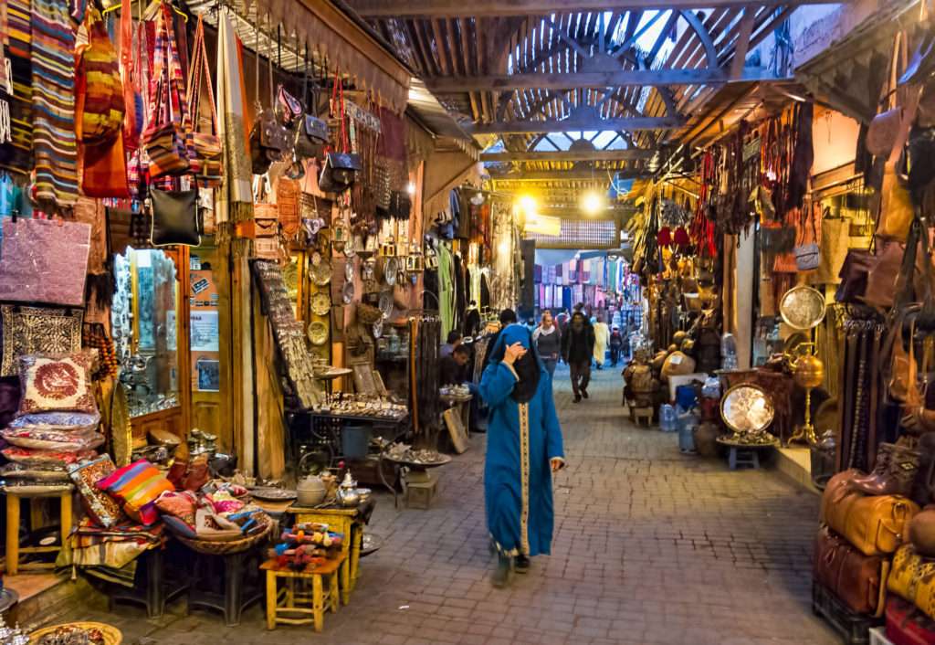 摩洛哥治愈终极流浪癖 Ysl秘密花园碰撞北非谍影 用瑰丽斑斓定义国王的非洲 知乎