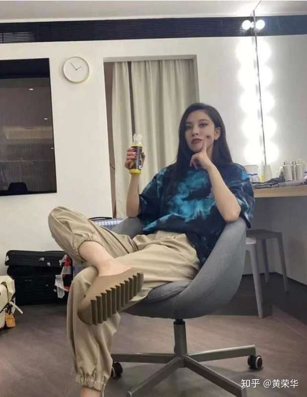 大火的 脏脏服 源自传统染色 绞缬 知乎