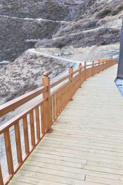 艺术涂料木纹漆 的想法: 美丽乡村建设钢结构护栏仿木纹漆施工案例