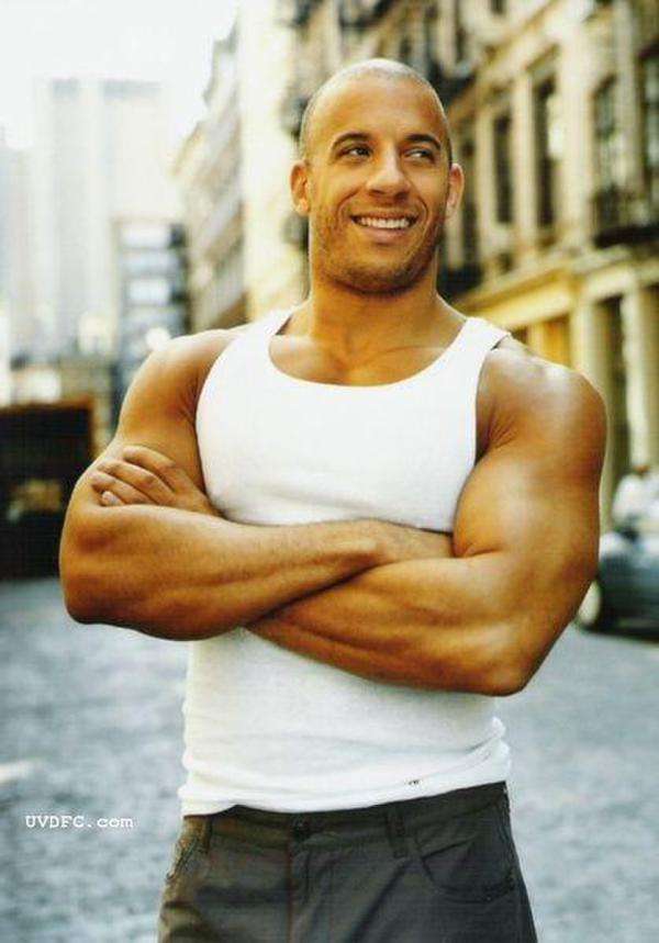 肌肉男怎么穿衣才好看