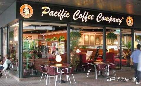 一杯咖啡的遭遇，星巴克变多了；咖啡之翼卖咖啡机了；瑞幸很不幸