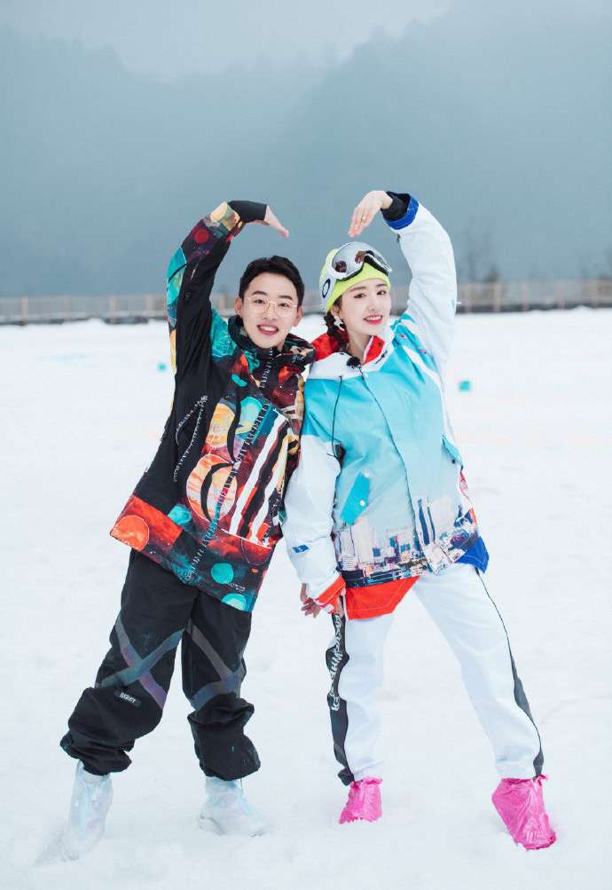 大家收到邹凯周捷1107官宣二胎的好消息了吗邹凯周捷夫妇近期热度不断