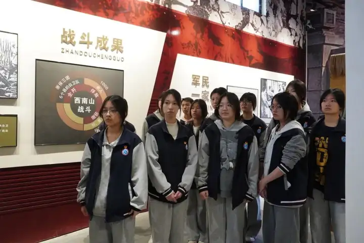【红色校园】鲜花祭英烈 薪火永相传 | 塘栖校区开展清明祭扫活动!(图25)