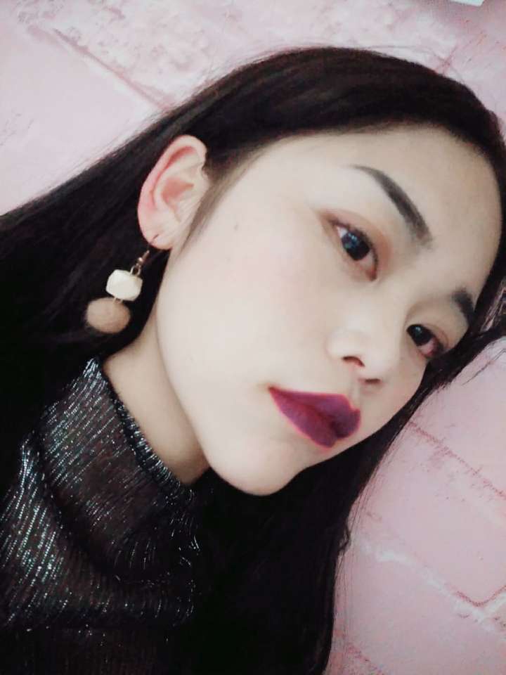 嘴唇厚且上嘴唇很翘怎么涂口红好看?