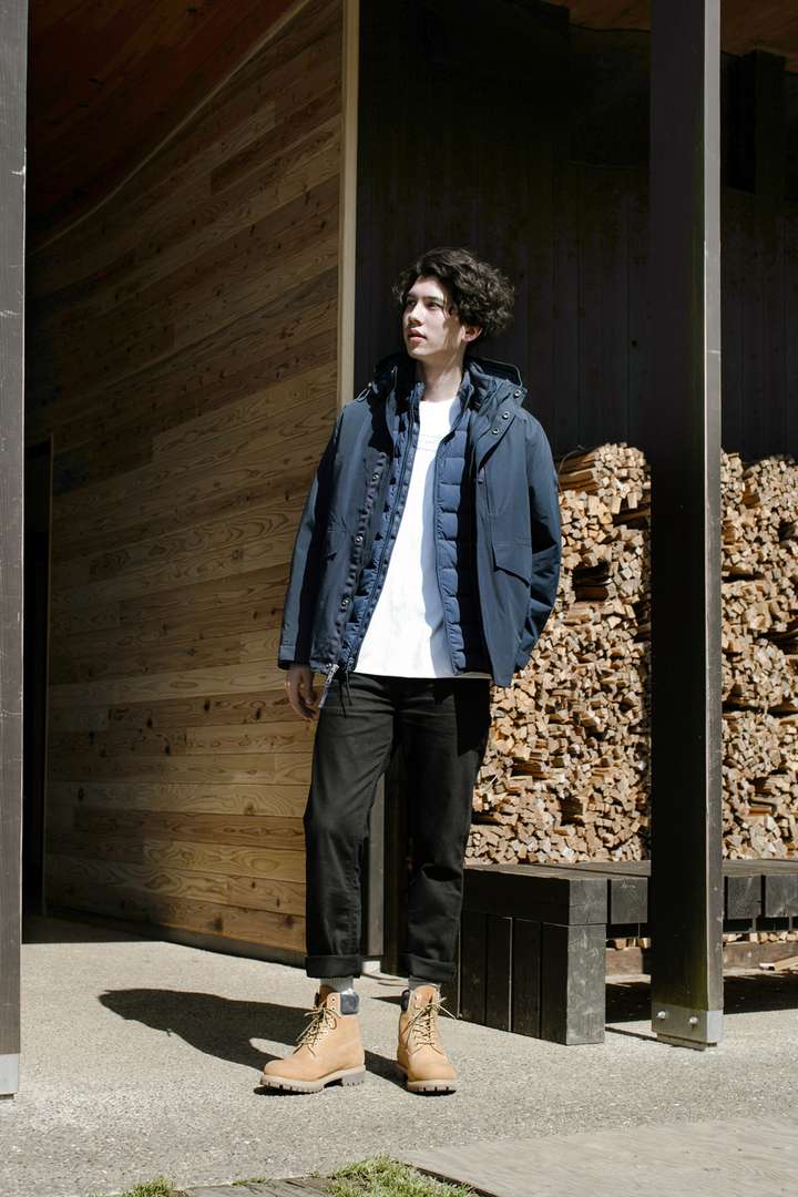 大黄靴配卡其色裤子好看还是黑色好看